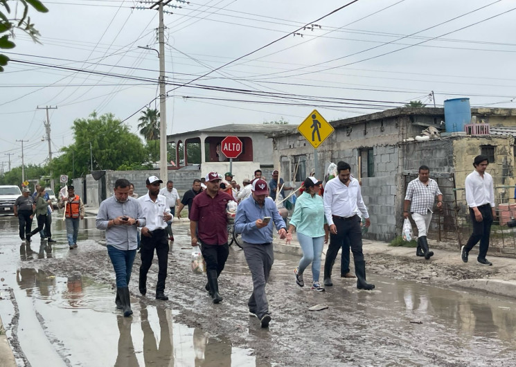 Alcalde Peña Ortiz Visita Colonias Afectadas por Tormenta