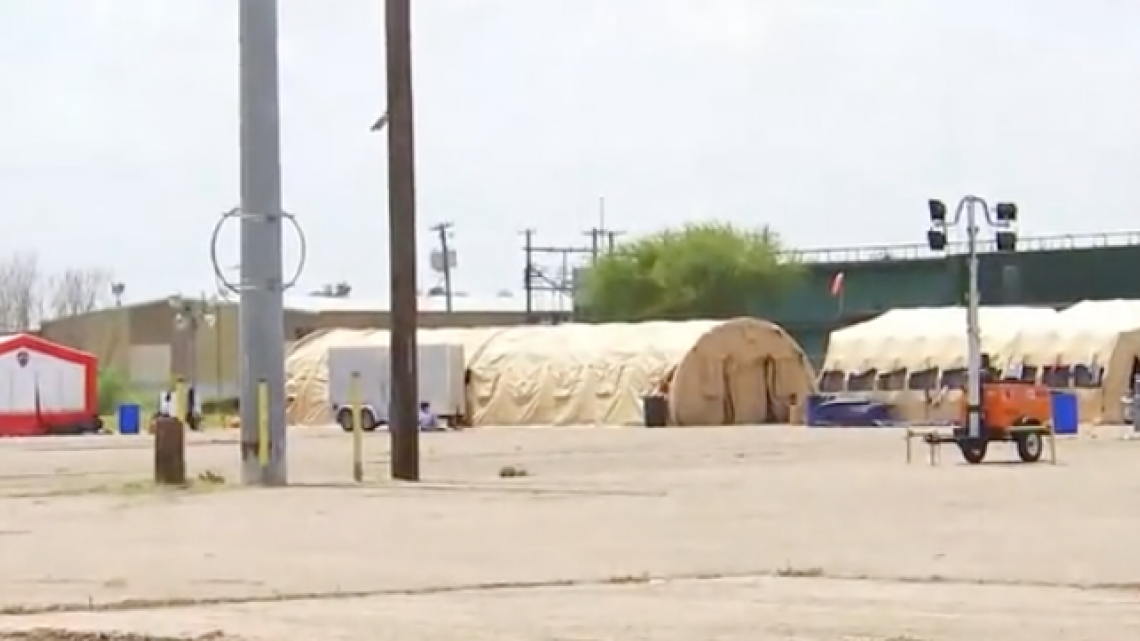McAllen responde al aumento de migrantes con refugios de emergencia temporales