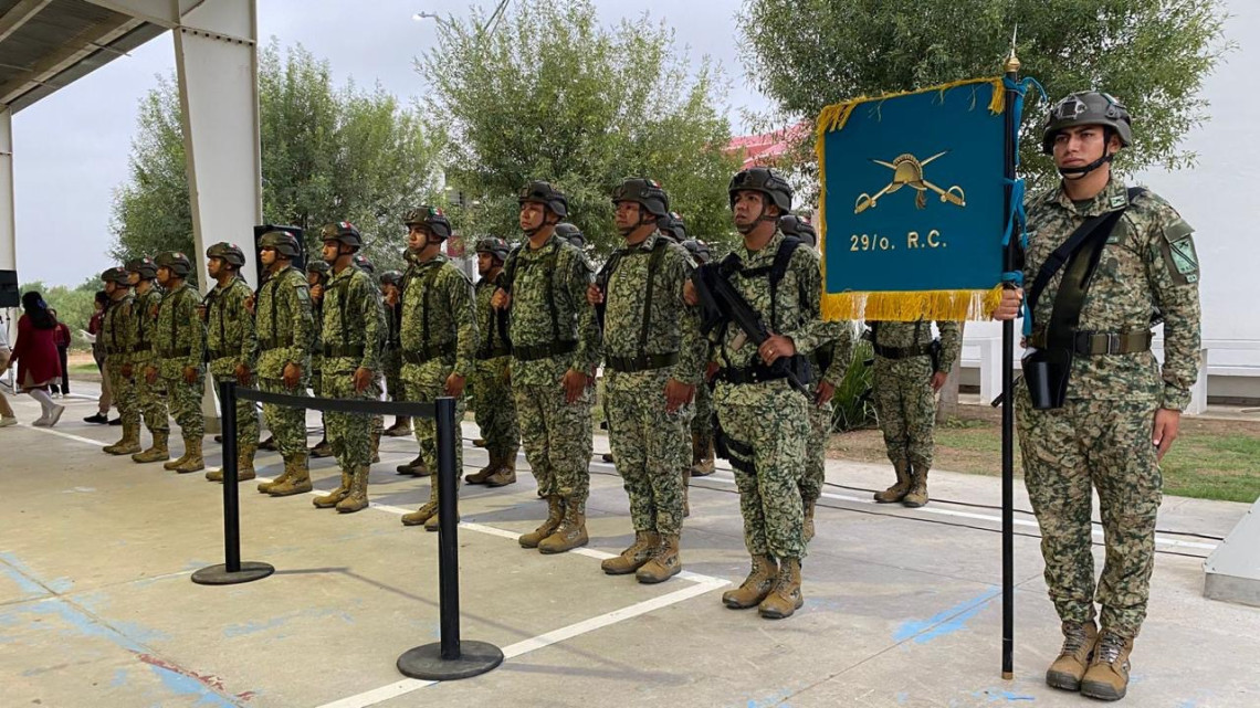 Ejército realiza jornada informativa con estudiantes de preparatoria