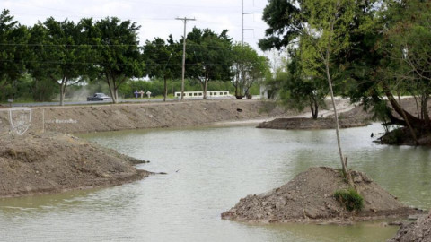 Trabajan en construcción de Laguneta
