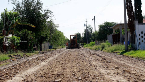 Continúa revestimiento de calles