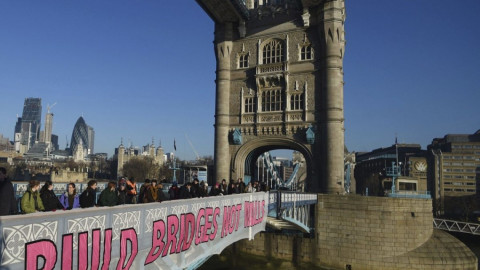 'Puentes no muros', protesta contra Trump en Londres