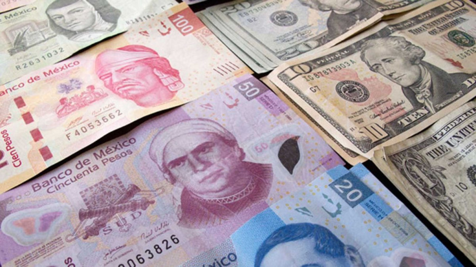 Banxico interviene en la venta de dólares tras caída de peso