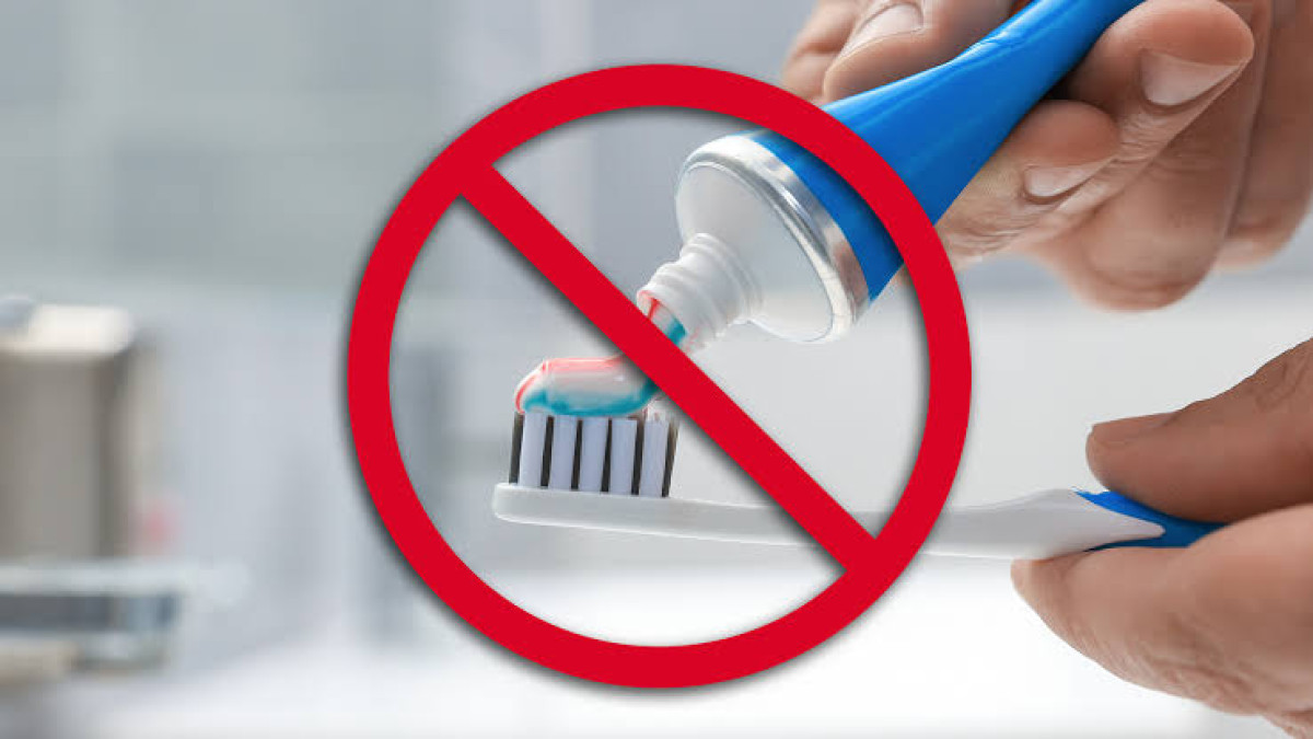 ¿Usas esta pasta dental? Cofepris ordena su retiro por riesgo a la salud