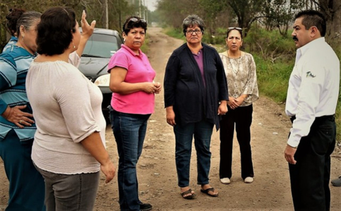 Atiende alcalde peticiones de la colonia  las Americas