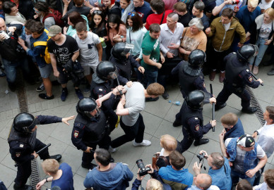 La Policía rusa detiene a 250 manifestantes contra Putin en Moscú