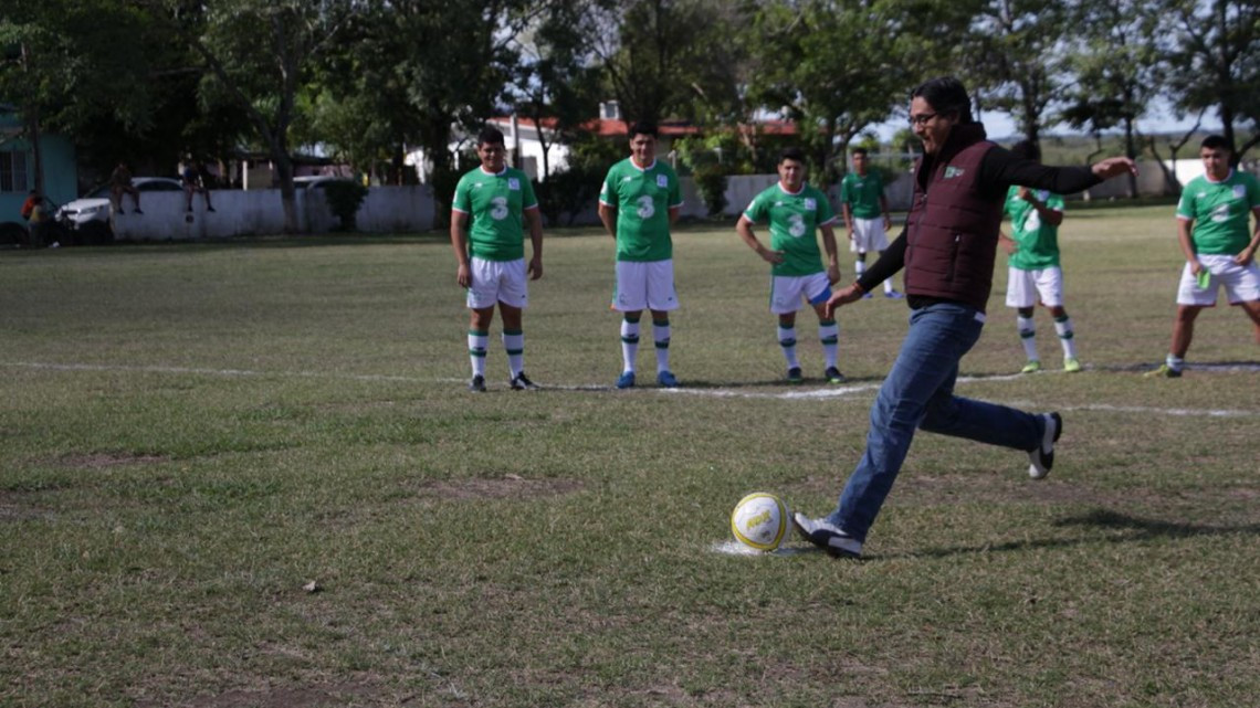 Diputado federal atiende directamente necesidades en el sector rural