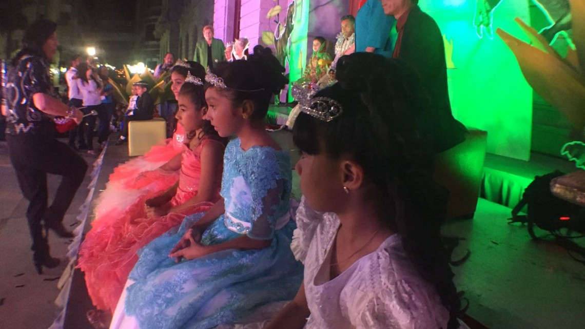 Coronan a Moguis I como el Rey de la Alegría del Carnaval Tampico 2017