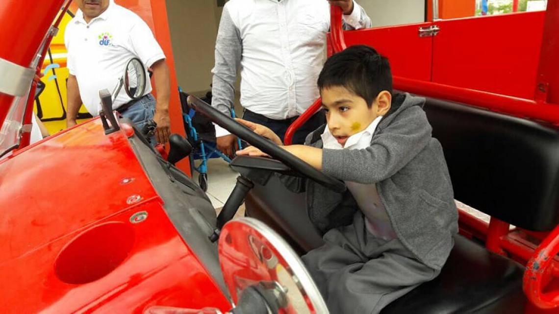 Visitan pequeños "Ciudad de las Familias Felíces"