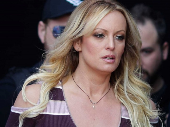 Buscan que actriz porno pague honorarios a abogados de Trump