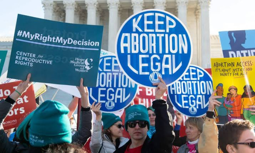 Texanas que buscan un aborto serán protegidas por Departamento de Justicia