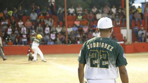 Juegan final de Torneo Distrital de Béisbol