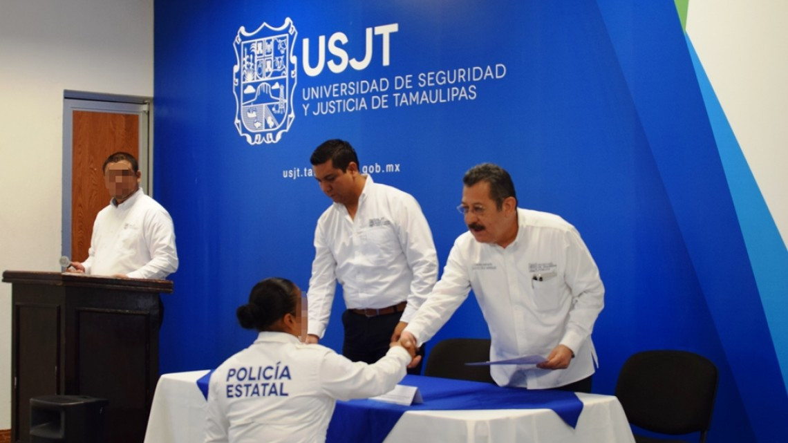 Policías Estatales se gradúan de la USJT 