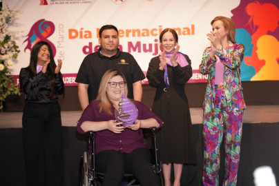 Inmujer entrega reconocimientos a mujeres que han dejado huella en la historia de Nuevo Laredo