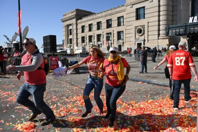 Tiroteo en Kansas City, por disputa entre varias personas