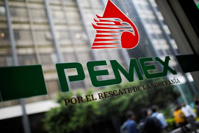  Sheinbaum presenta plan para sanear Pemex y hacerlo autosuficiente en 2027