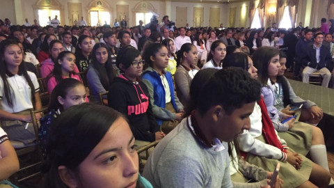 Campeón del mundo de cálculo mental dicta conferencia en Matamoros 