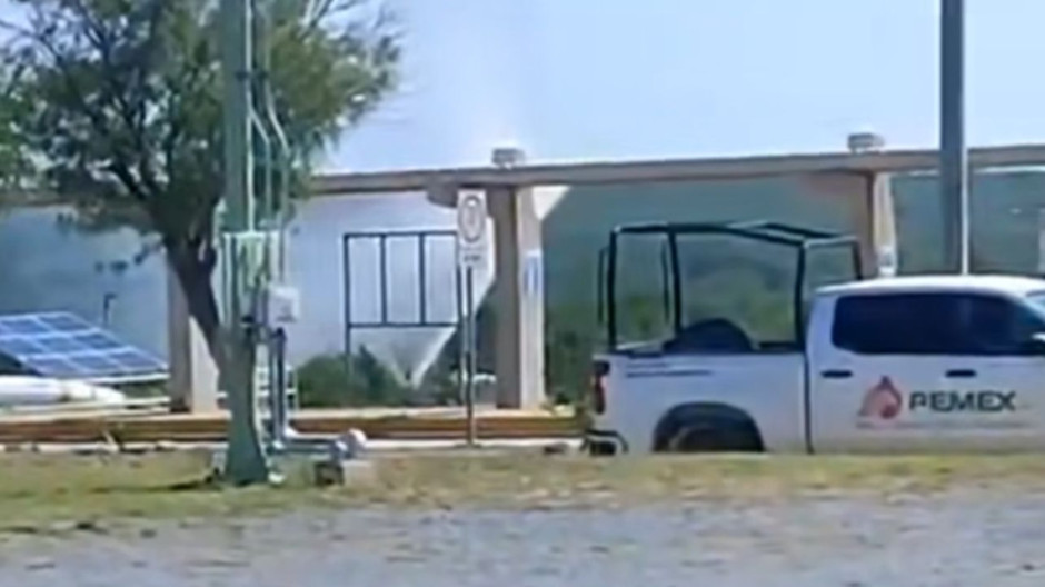 Cierran carretera Reynosa-Monterrey por fuga de gas en estación Caracol