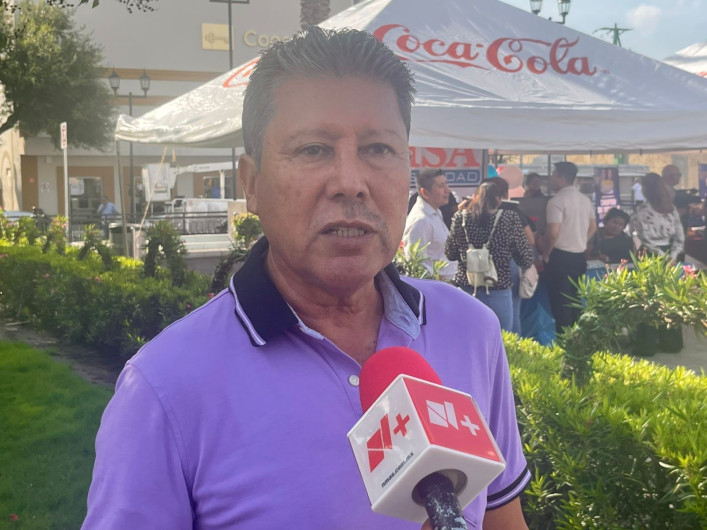 Denuncia activista presencia de ICE afuera de cortes migratorias