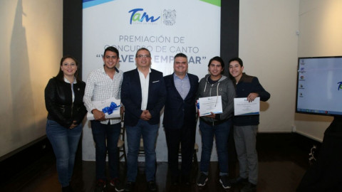 Premian a ganadores del concurso estatal de canto Volver a Empezar