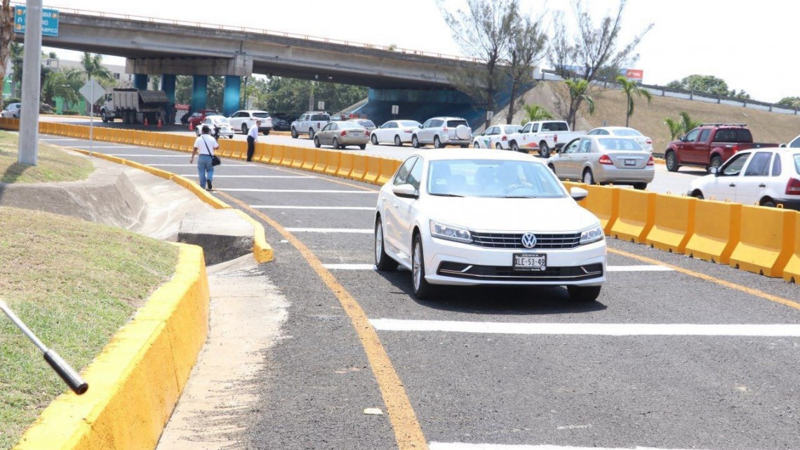Inaugura gobierno de la ciudad reconfiguración del Distribuidor Vial del Aeropuerto 