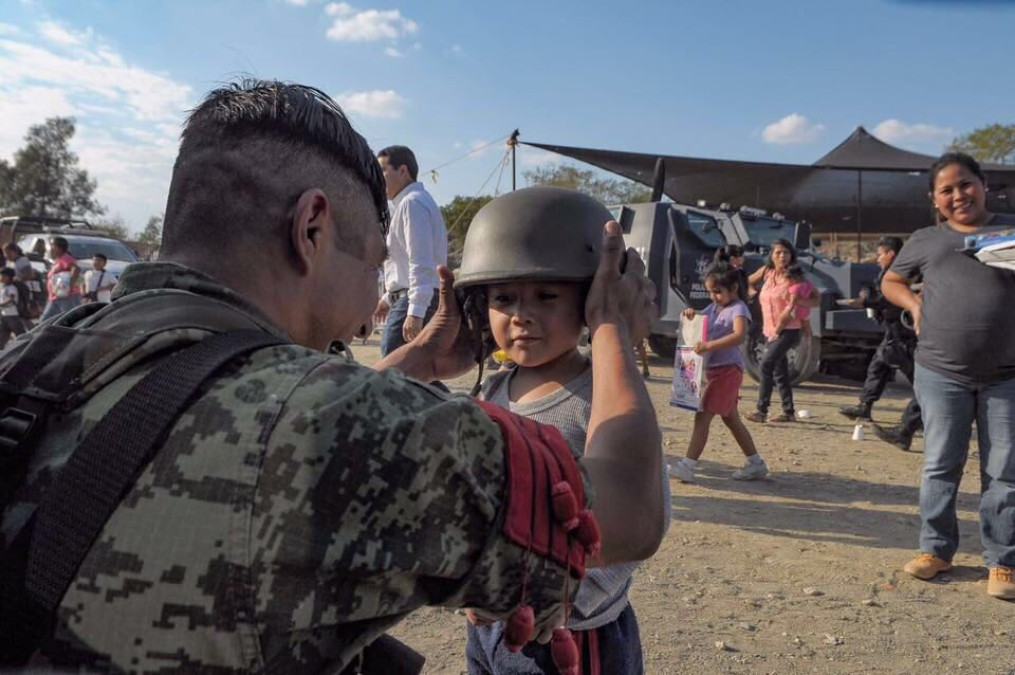 Invita Sedena a campamento infantil