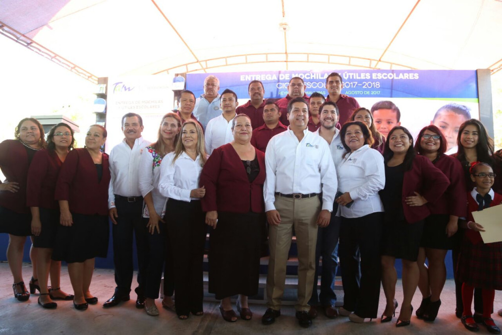 Maki participa en programa "Con Mis Útiles a la Escuela" junto a FGCV