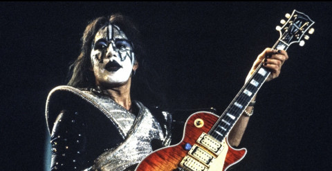 Muere Ace Frehley, legendario guitarrista fundador de KISS, a los 74 años