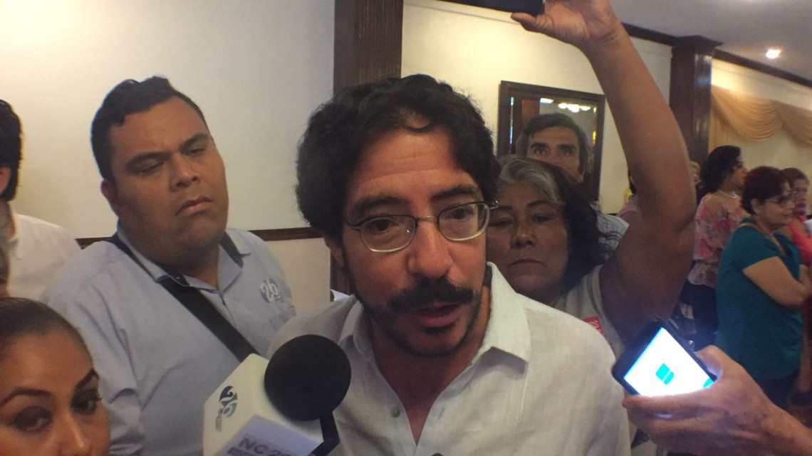 Pedro Salmerón presenta Los Carrancistas en Madero 