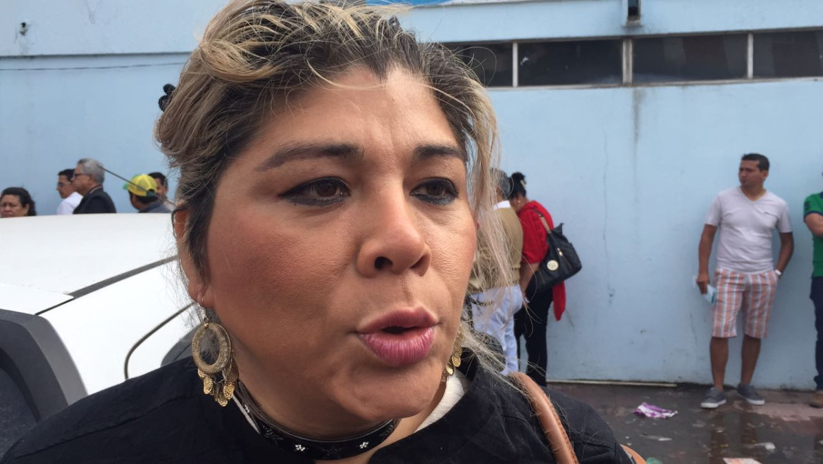 De ineptos e ignorantes tachan a burócratas de oficina fiscal