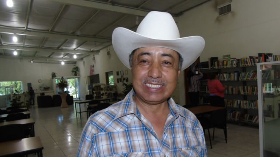 Entregan apoyo de láminas a familias afectadas por las lluvias