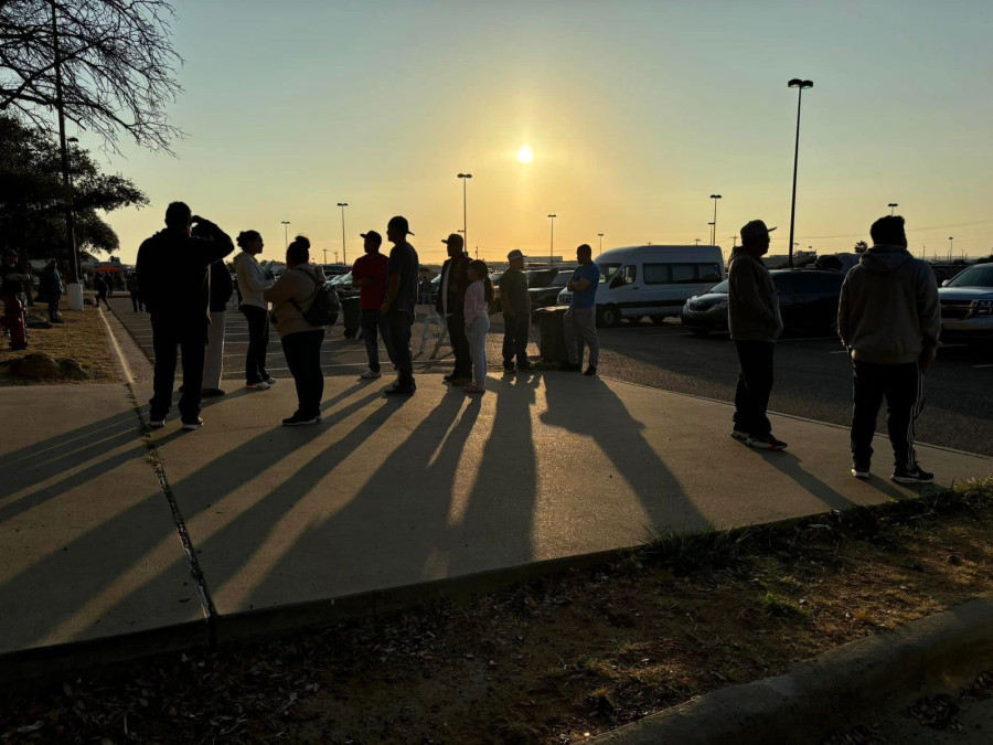 Llegan miles de paisanos en caravana