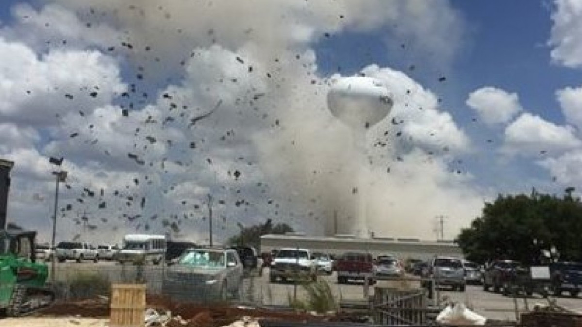 Explosión en hospital de Texas, deja 1 muerto