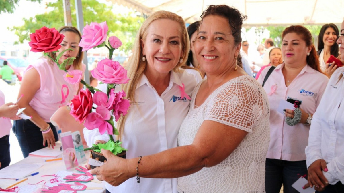 Encabeza Alma Laura Amparán la “Feria Rosa”