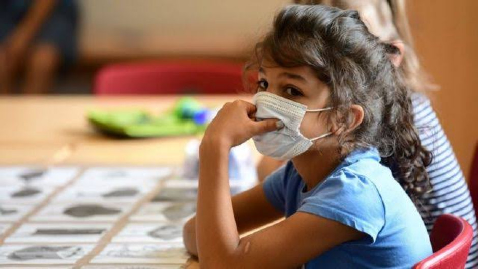 Clases presenciales  impacta en aumento de casos pediátricos de COVID-19
