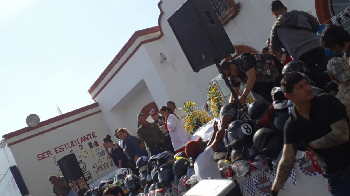 Realizan bendición de casco a 400 motociclistas