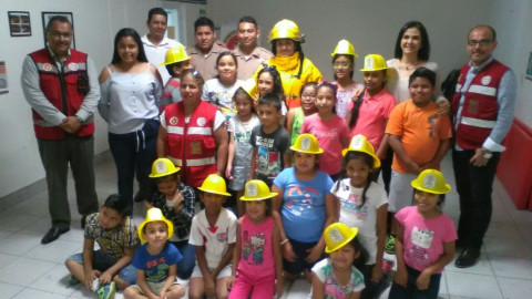 Realizan el bombero por un día y 6 acciones para salvar una vida en campeonato de verano