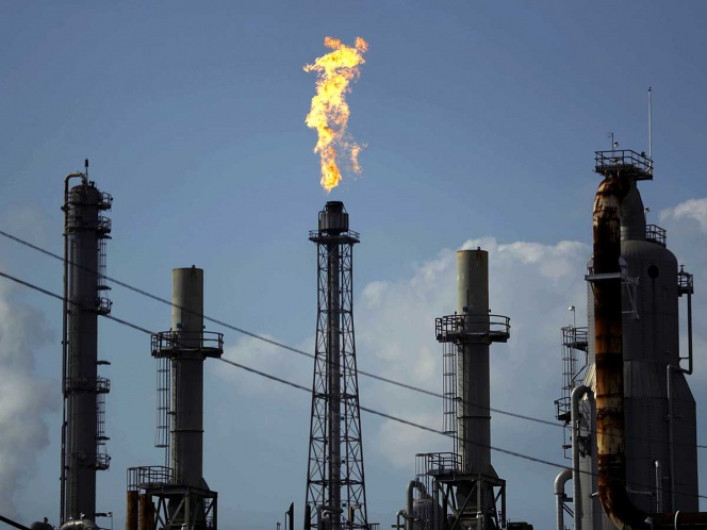 Rusia y EU en diálogo sobre situación del crudo