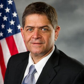 Otro congresista decide no ir a toma de protesta de Trump