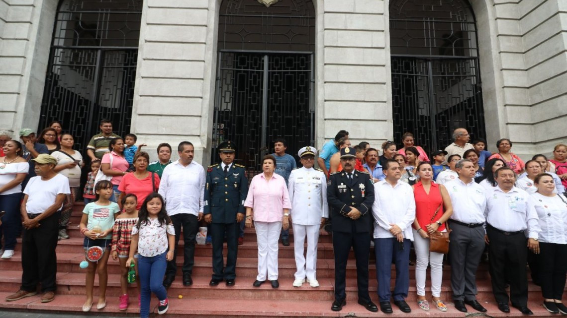 Realizan con éxito desfile conmemorativo de la independencia de México