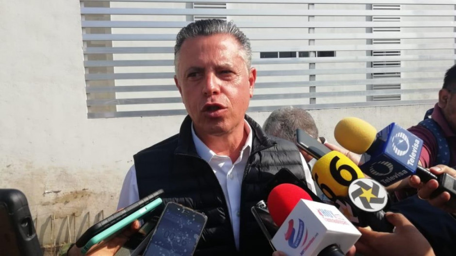 Construye dren pluvial frente a escuela náutica