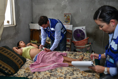 Reciben mujeres embarazadas atención médica en su domicilio