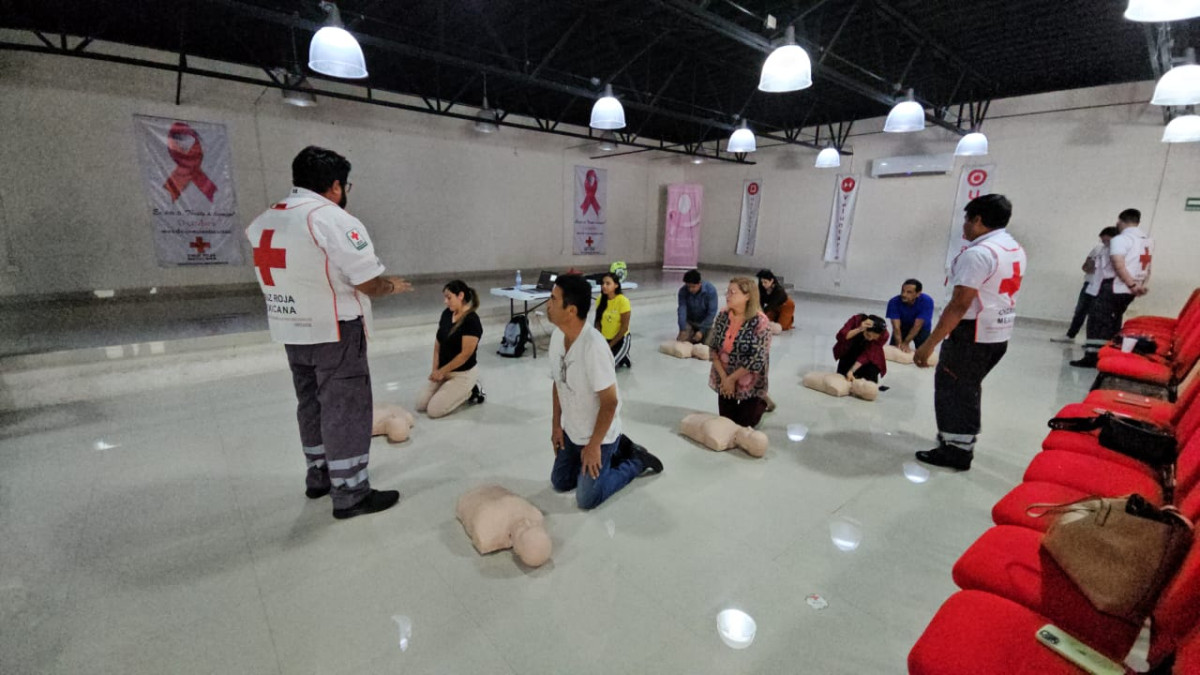 Cruz Roja Imparte curso a periodistas sobre primeros auxilios (RCP)