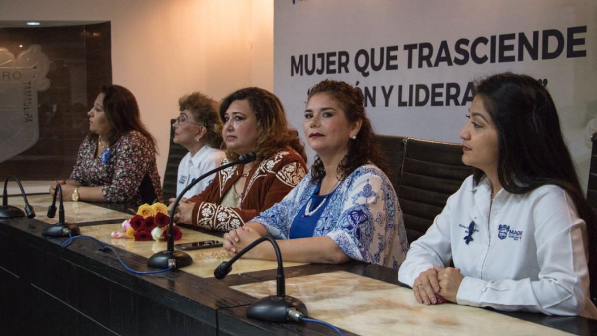 Ayuntamiento entrega reconocimiento a la Dra. Eva Laura Castilleja