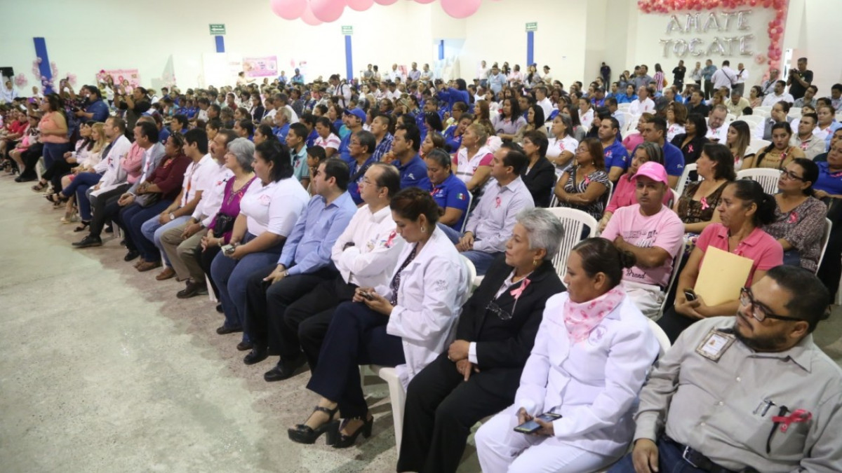 Previenen lucha contra el cáncer de mama