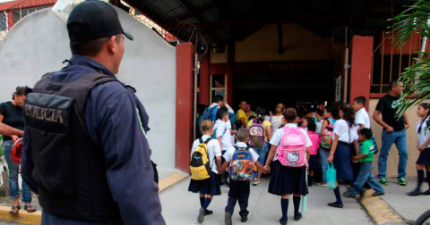 Refuerzan seguridad en planteles escolares 