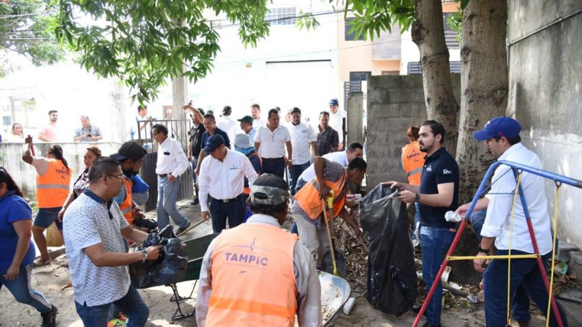 Realizan jornada de limpieza en colonia Arenal