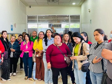 Maestros de Inglés se manifiestan en CREDE Matamoros