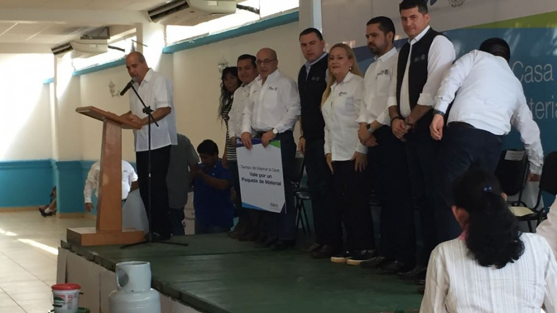 Gobierno entrega material en zona sur para construcción