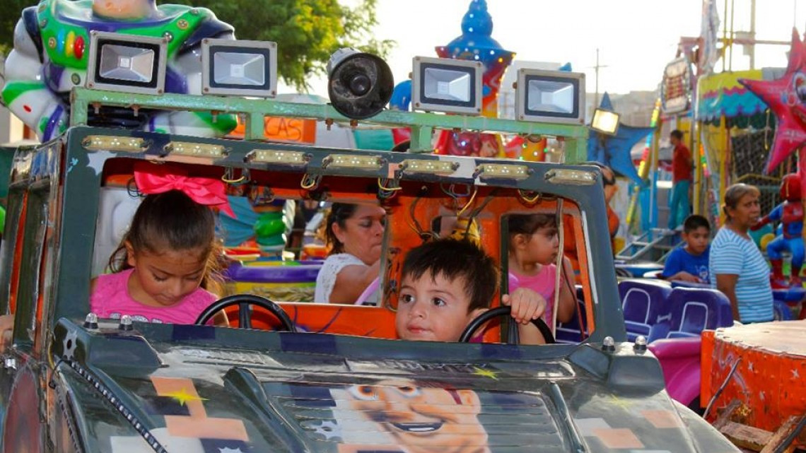 Ayuntamiento trae juegos mecánicos gratis